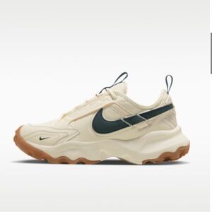 Nike TC 7900